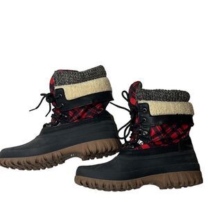 Storm By Cougar Buffalo Plaid Fleece Lining Boots. Size 9.